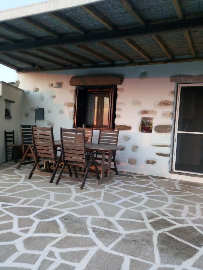 Traditional House Paros Sarakiniko  Luaran gambar